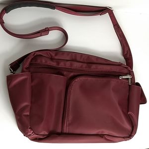 DayMakers Travel Bag RFID pockets Wine Burgundy